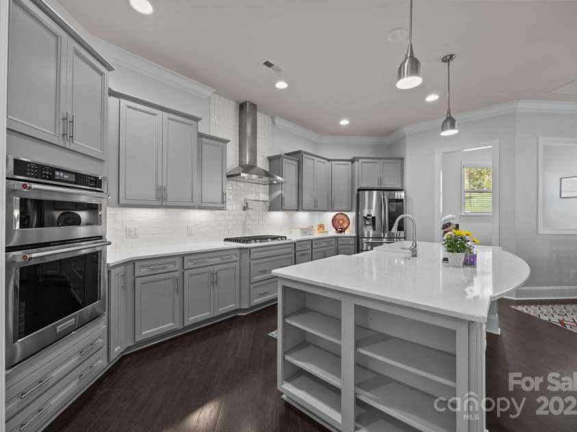10904 Kilkenny Drive, Matthews, NC 28105.  MLS# CAR4242460, YatesRealty ID 23738. 