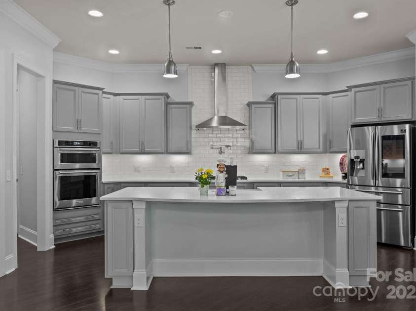 10904 Kilkenny Drive, Matthews, NC 28105.  MLS# CAR4242460, YatesRealty ID 23738. 