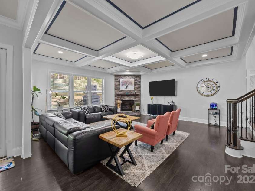 10904 Kilkenny Drive, Matthews, NC 28105.  MLS# CAR4242460, YatesRealty ID 23738. 