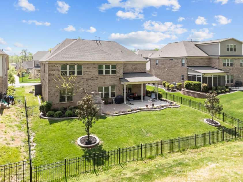 10904 Kilkenny Drive, Matthews, NC 28105.  MLS# CAR4242460, YatesRealty ID 23738. 