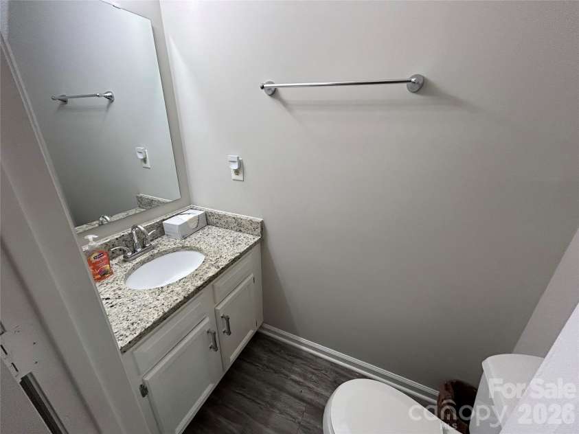 6466 Windsor Gate Lane, Charlotte, NC 28215.  MLS# CAR4384239, YatesRealty ID 23738. 