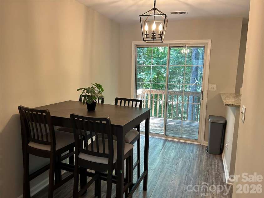 6466 Windsor Gate Lane, Charlotte, NC 28215.  MLS# CAR4384239, YatesRealty ID 23738. 