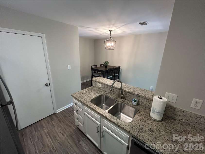 6466 Windsor Gate Lane, Charlotte, NC 28215.  MLS# CAR4384239, YatesRealty ID 23738. 