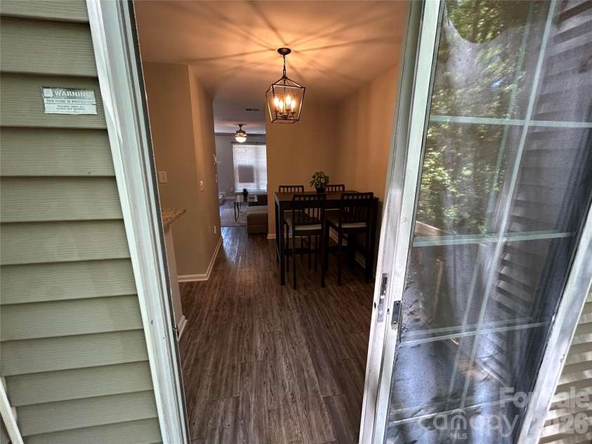 6466 Windsor Gate Lane, Charlotte, NC 28215.  MLS# CAR4384239, YatesRealty ID 23738. 
