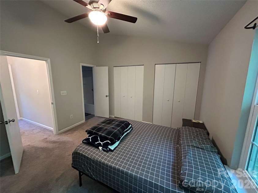 6466 Windsor Gate Lane, Charlotte, NC 28215.  MLS# CAR4384239, YatesRealty ID 23738. 