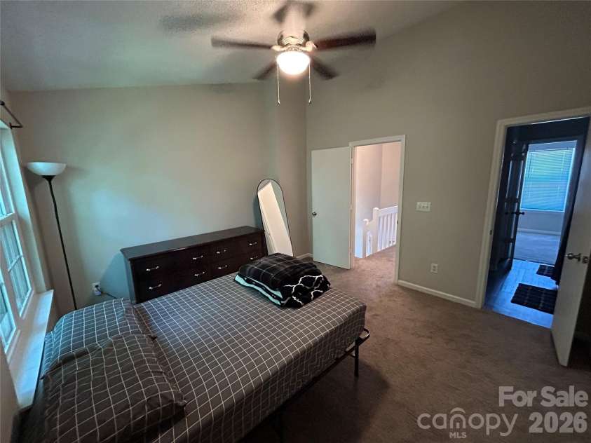 6466 Windsor Gate Lane, Charlotte, NC 28215.  MLS# CAR4384239, YatesRealty ID 23738. 