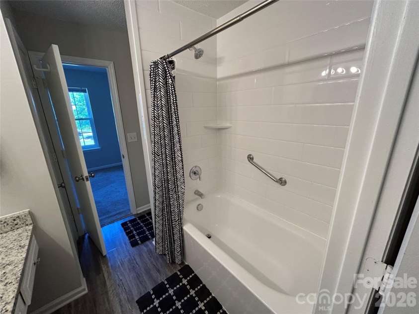 6466 Windsor Gate Lane, Charlotte, NC 28215.  MLS# CAR4384239, YatesRealty ID 23738. 