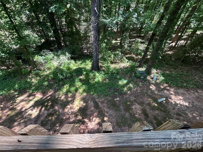 6466 Windsor Gate Lane, Charlotte, NC 28215.  MLS# CAR4384239, YatesRealty ID 23738. 