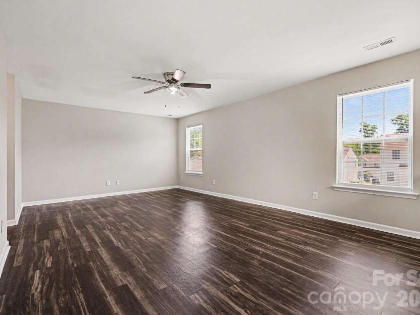 10419 Sparrow Springs Lane, Charlotte, NC 28214.  MLS# CAR4382959, YatesRealty ID 23739. 