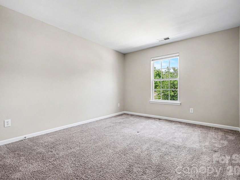 10419 Sparrow Springs Lane, Charlotte, NC 28214.  MLS# CAR4382959, YatesRealty ID 23739. 