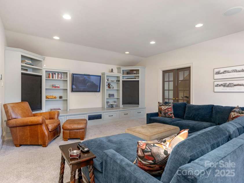 2410 Vernon Drive, Charlotte, NC 28211.  MLS# CAR4257447, YatesRealty ID 23739. Bonus/Bedroom 5