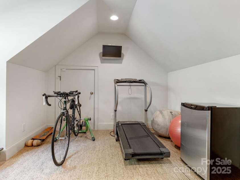 2410 Vernon Drive, Charlotte, NC 28211.  MLS# CAR4257447, YatesRealty ID 23739. Exercise Room