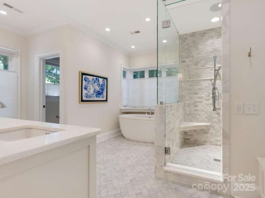 2410 Vernon Drive, Charlotte, NC 28211.  MLS# CAR4257447, YatesRealty ID 23739. Primary Bathroom