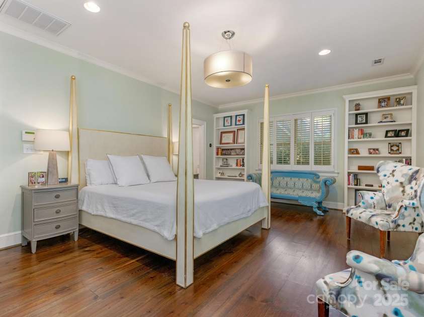 2410 Vernon Drive, Charlotte, NC 28211.  MLS# CAR4257447, YatesRealty ID 23739. Primary Bedroom