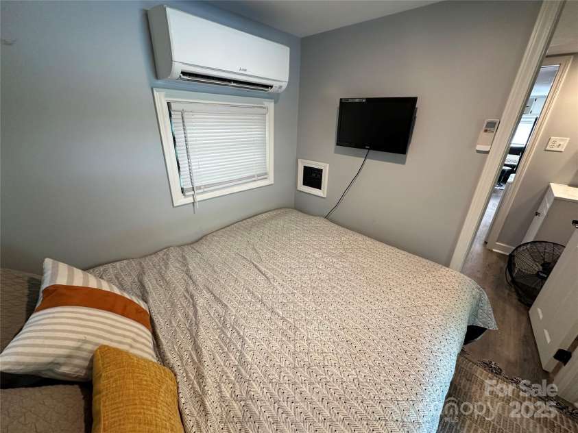 112 Sycamore Street, New London, NC 28127.  MLS# CAR4085587, YatesRealty ID 2374. 