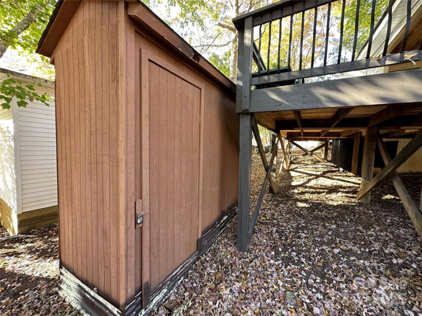 112 Sycamore Street, New London, NC 28127.  MLS# CAR4085587, YatesRealty ID 2374. 