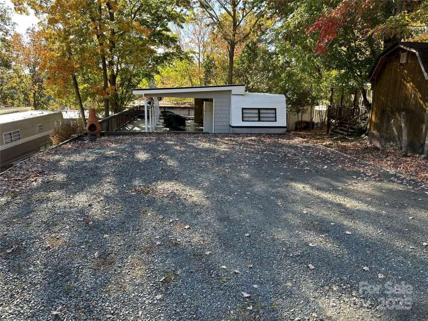 112 Sycamore Street, New London, NC 28127.  MLS# CAR4085587, YatesRealty ID 2374. 