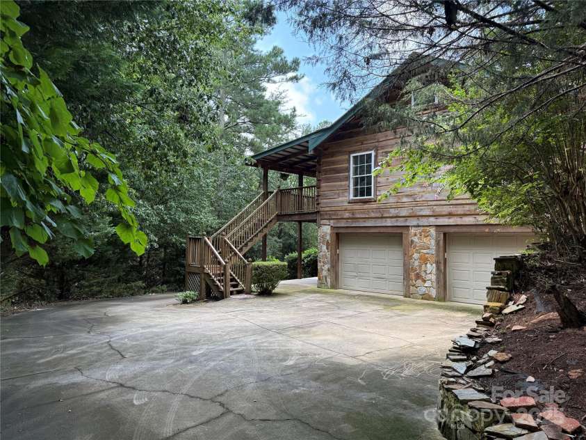 66 Ashlyn Lane, Tryon, NC 28782.  MLS# CAR4299929, YatesRealty ID 2374. 
