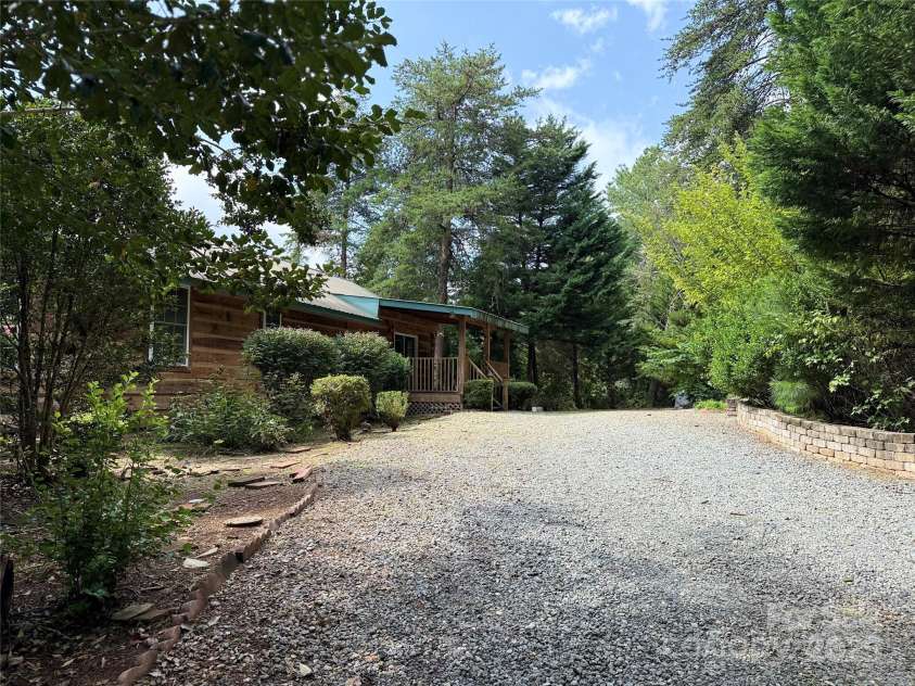 66 Ashlyn Lane, Tryon, NC 28782.  MLS# CAR4299929, YatesRealty ID 2374. 