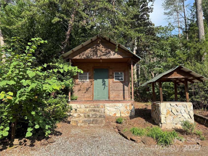 66 Ashlyn Lane, Tryon, NC 28782.  MLS# CAR4299929, YatesRealty ID 2374. 