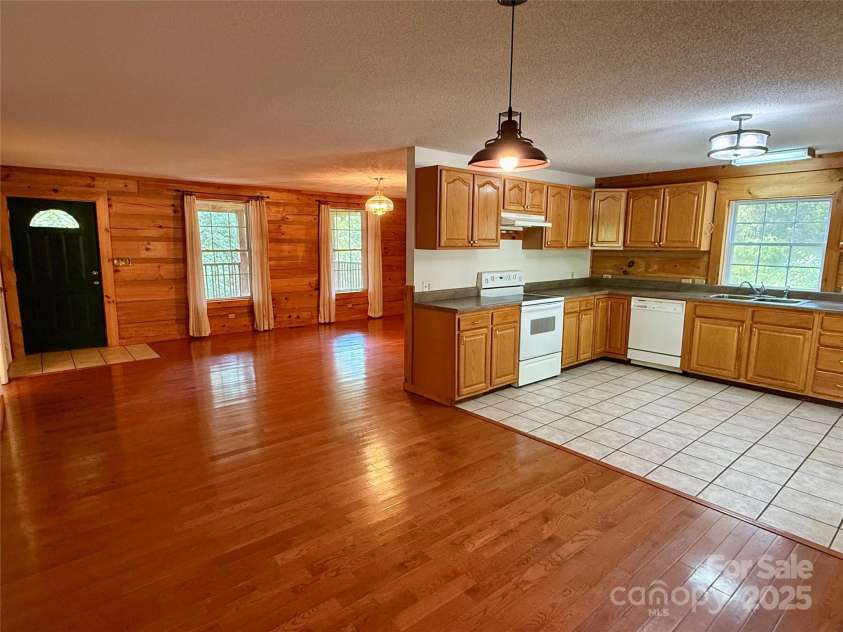 66 Ashlyn Lane, Tryon, NC 28782.  MLS# CAR4299929, YatesRealty ID 2374. 