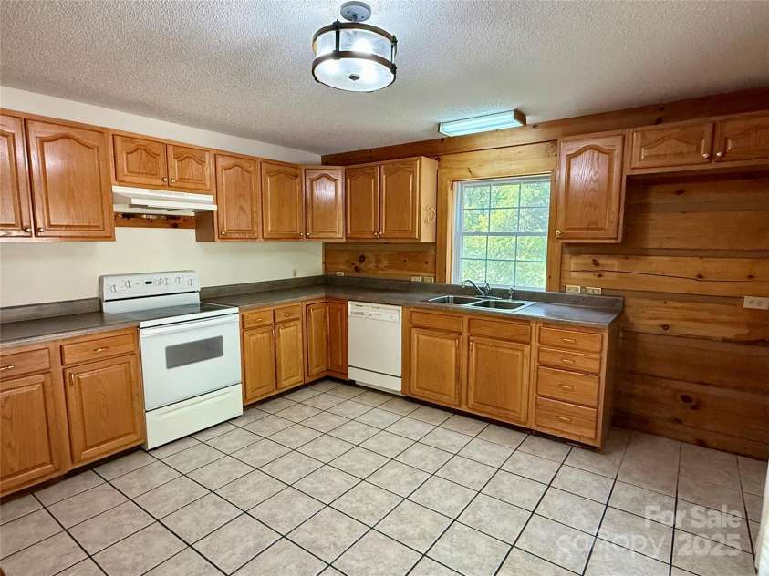 66 Ashlyn Lane, Tryon, NC 28782.  MLS# CAR4299929, YatesRealty ID 2374. 