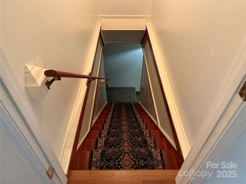 66 Ashlyn Lane, Tryon, NC 28782.  MLS# CAR4299929, YatesRealty ID 2374. 