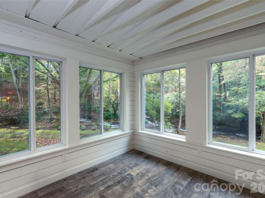 214 Chin Tree Road, Sylva, NC 28779.  MLS# CAR4384417, YatesRealty ID 23740. 
