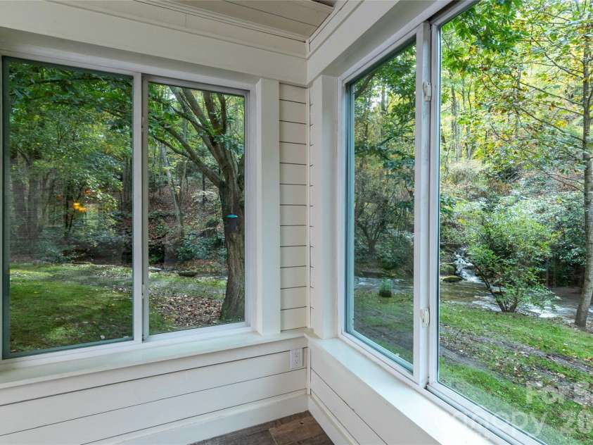 214 Chin Tree Road, Sylva, NC 28779.  MLS# CAR4384417, YatesRealty ID 23740. 