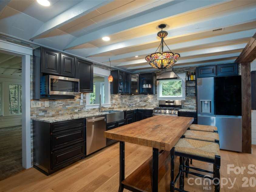 214 Chin Tree Road, Sylva, NC 28779.  MLS# CAR4384417, YatesRealty ID 23740. 