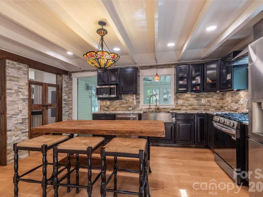 214 Chin Tree Road, Sylva, NC 28779.  MLS# CAR4384417, YatesRealty ID 23740. 