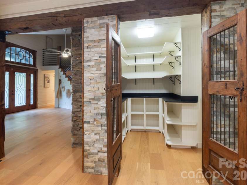 214 Chin Tree Road, Sylva, NC 28779.  MLS# CAR4384417, YatesRealty ID 23740. 