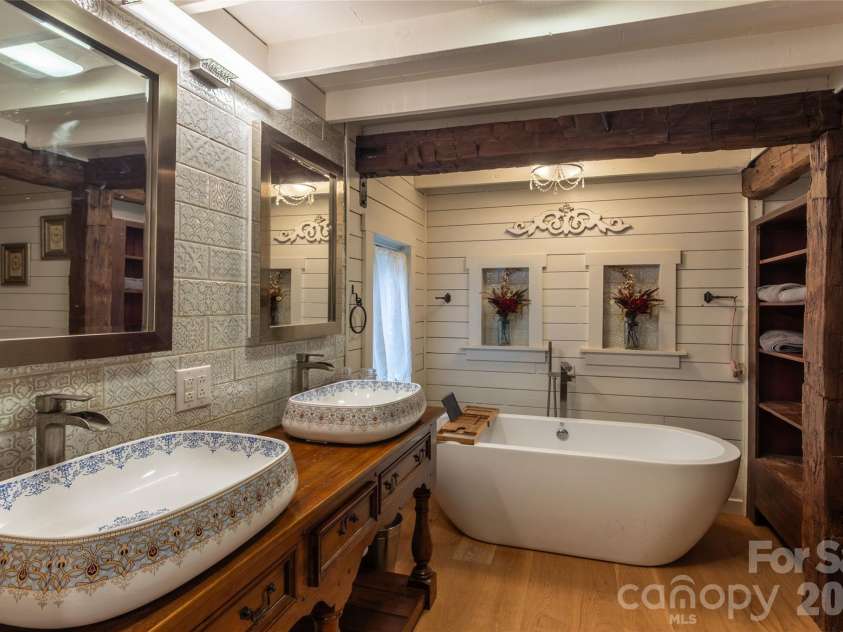 214 Chin Tree Road, Sylva, NC 28779.  MLS# CAR4384417, YatesRealty ID 23740. 