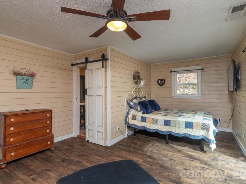 214 Chin Tree Road, Sylva, NC 28779.  MLS# CAR4384417, YatesRealty ID 23740. 