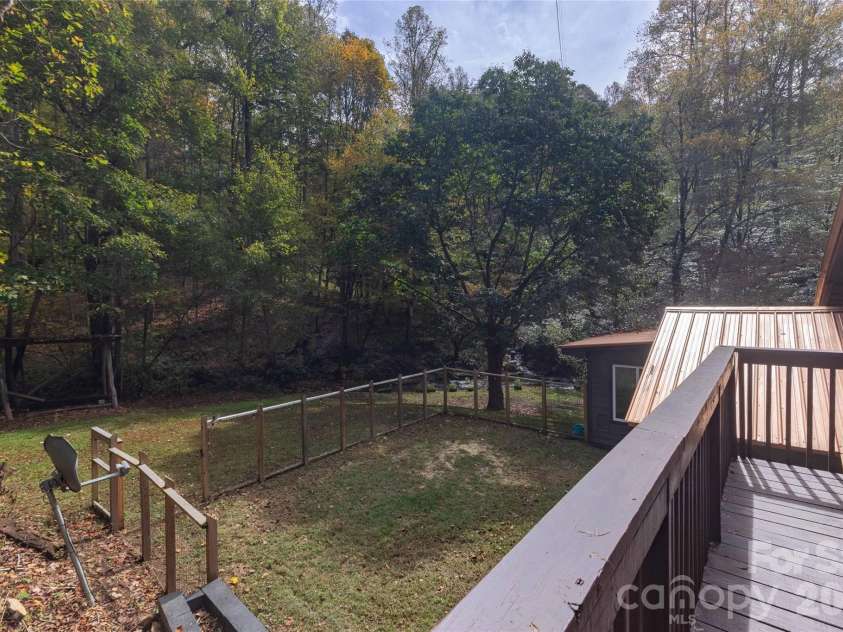 214 Chin Tree Road, Sylva, NC 28779.  MLS# CAR4384417, YatesRealty ID 23740. 