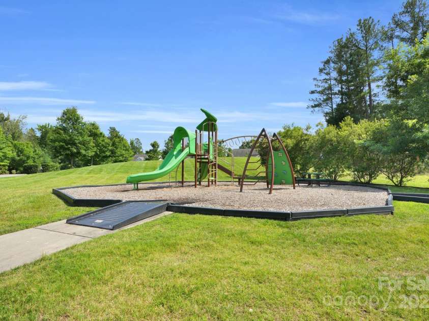 11618 Macallano Drive, Charlotte, NC 28215.  MLS# CAR4268252, YatesRealty ID 23742. Community playground