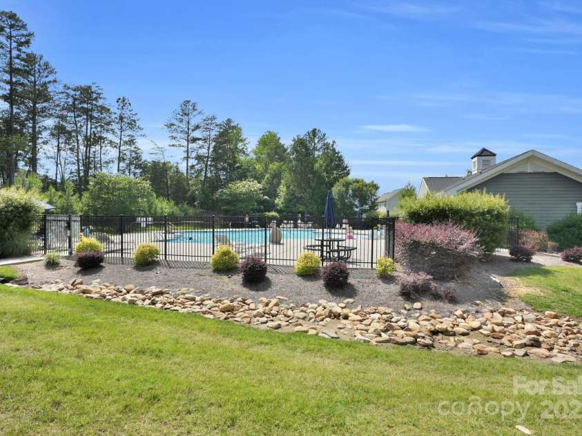 11618 Macallano Drive, Charlotte, NC 28215.  MLS# CAR4268252, YatesRealty ID 23742. Community pool