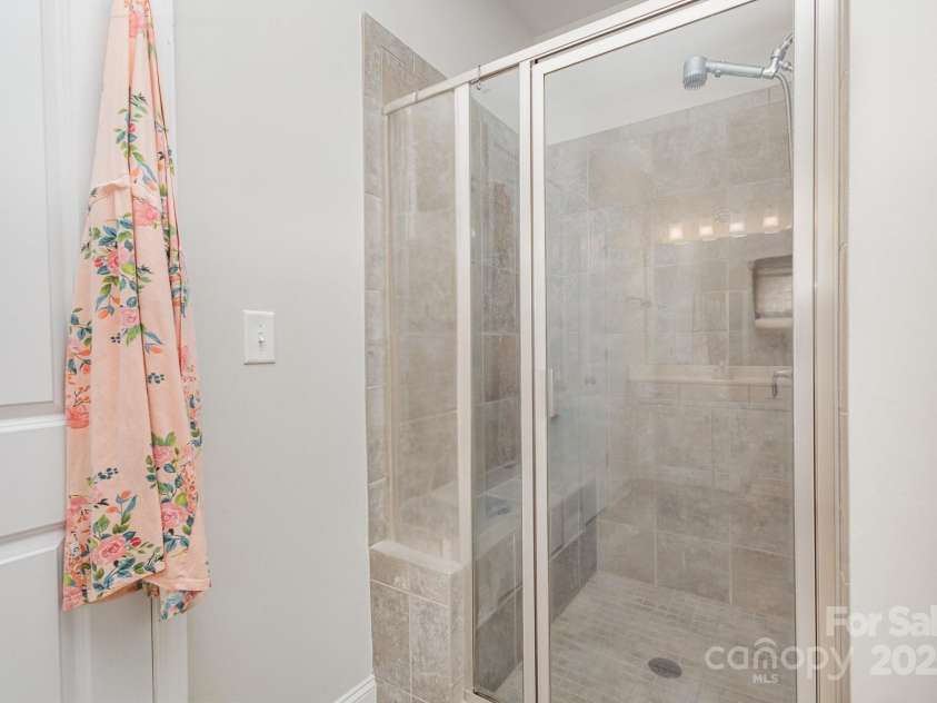 11618 Macallano Drive, Charlotte, NC 28215.  MLS# CAR4268252, YatesRealty ID 23742. Primary shower