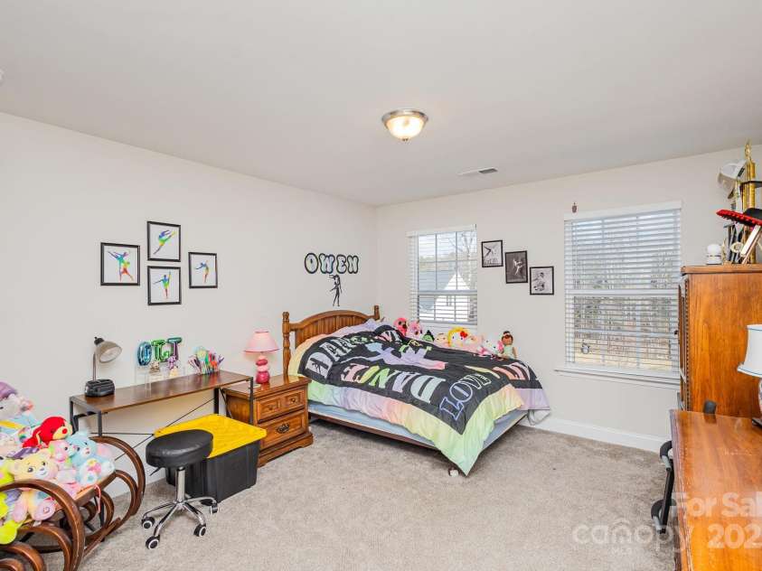 11618 Macallano Drive, Charlotte, NC 28215.  MLS# CAR4268252, YatesRealty ID 23742. Upstairs Bedroom 2