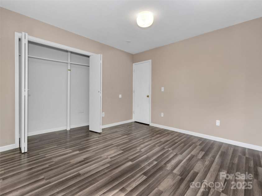 114 Elden Street, Hendersonville, NC 28739.  MLS# CAR4270010, YatesRealty ID 23743. Main level master bdrm