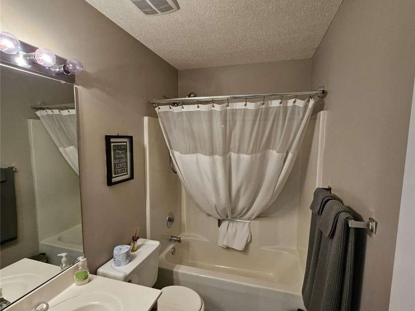 11632 Long Forest Drive, Charlotte, NC 28269.  MLS# CAR4369934, YatesRealty ID 23743. Bathroom 2