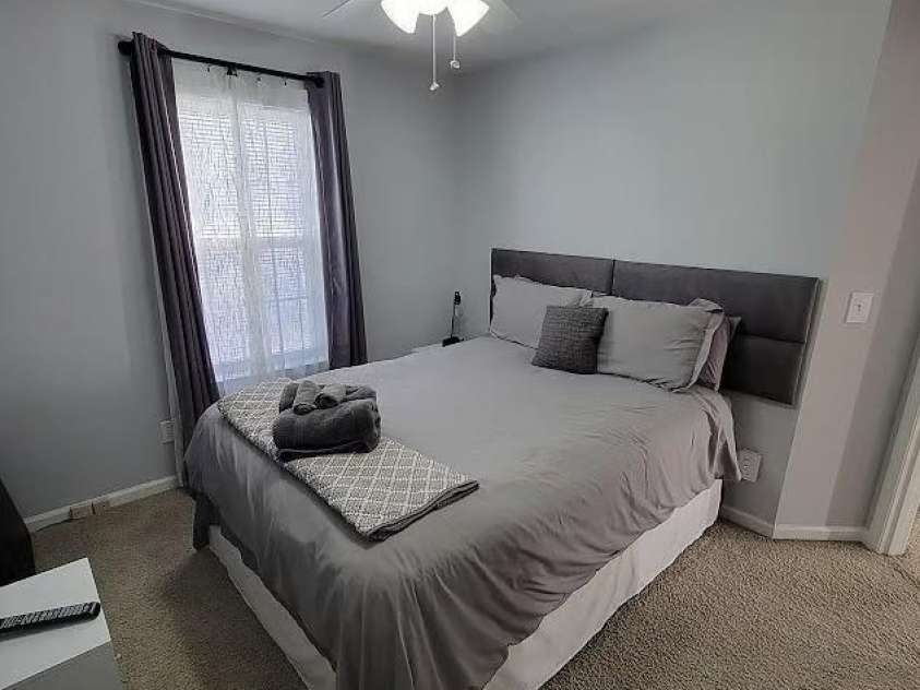 11632 Long Forest Drive, Charlotte, NC 28269.  MLS# CAR4369934, YatesRealty ID 23743. Bedroom 3