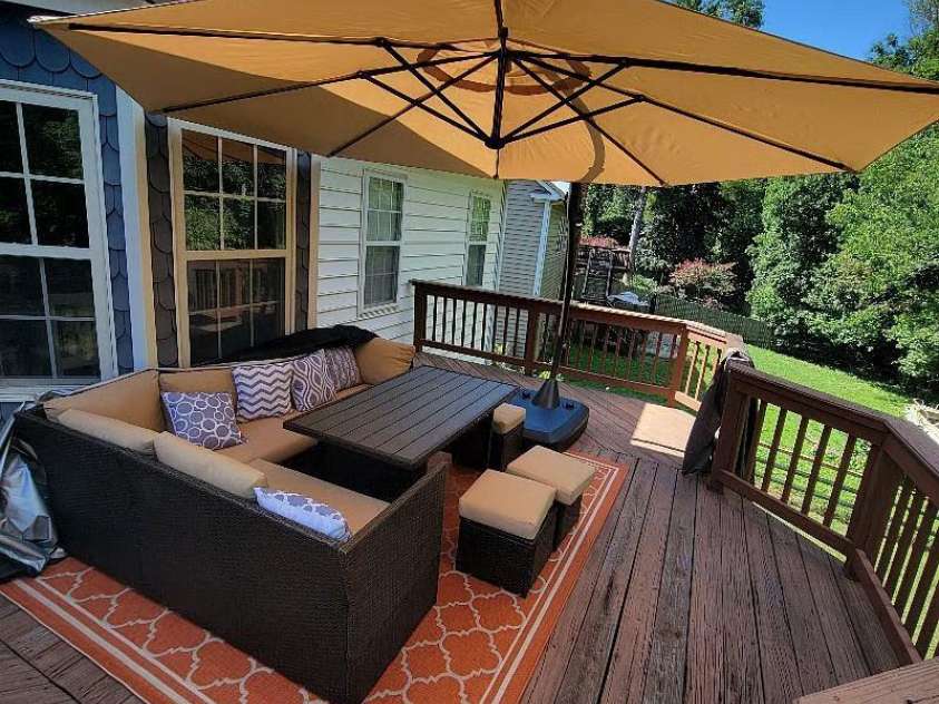 11632 Long Forest Drive, Charlotte, NC 28269.  MLS# CAR4369934, YatesRealty ID 23743. Upper Deck