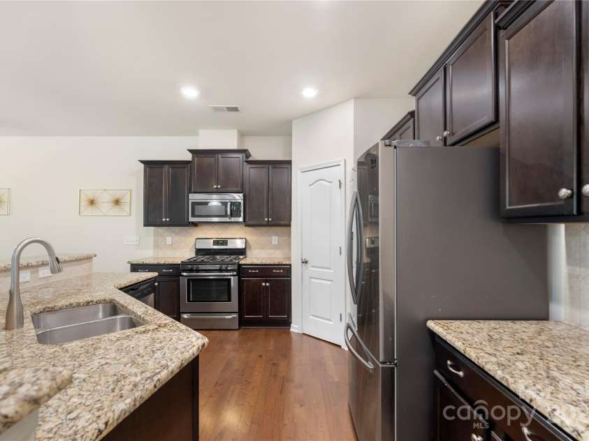 3237 Yarmouth Lane, Gastonia, NC 28056.  MLS# CAR4267512, YatesRealty ID 23744. 