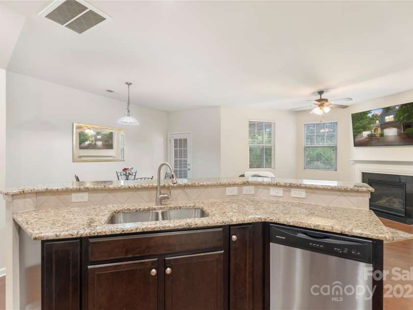 3237 Yarmouth Lane, Gastonia, NC 28056.  MLS# CAR4267512, YatesRealty ID 23744. 