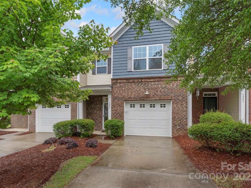 3237 Yarmouth Lane, Gastonia, NC 28056.  MLS# CAR4267512, YatesRealty ID 23744. 