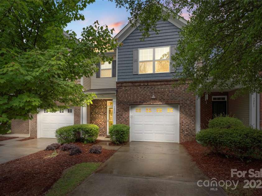 3237 Yarmouth Lane, Gastonia, NC 28056.  MLS# CAR4267512, YatesRealty ID 23744. 