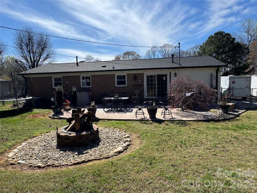 219 Catawba Drive, Salisbury, NC 28147.  MLS# CAR4364725, YatesRealty ID 23745. 