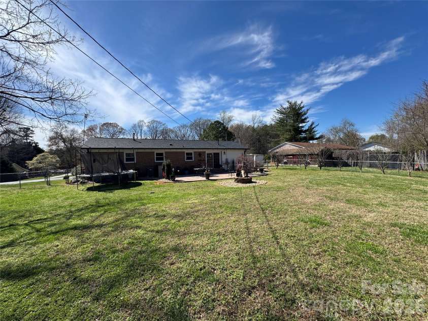 219 Catawba Drive, Salisbury, NC 28147.  MLS# CAR4364725, YatesRealty ID 23745. 