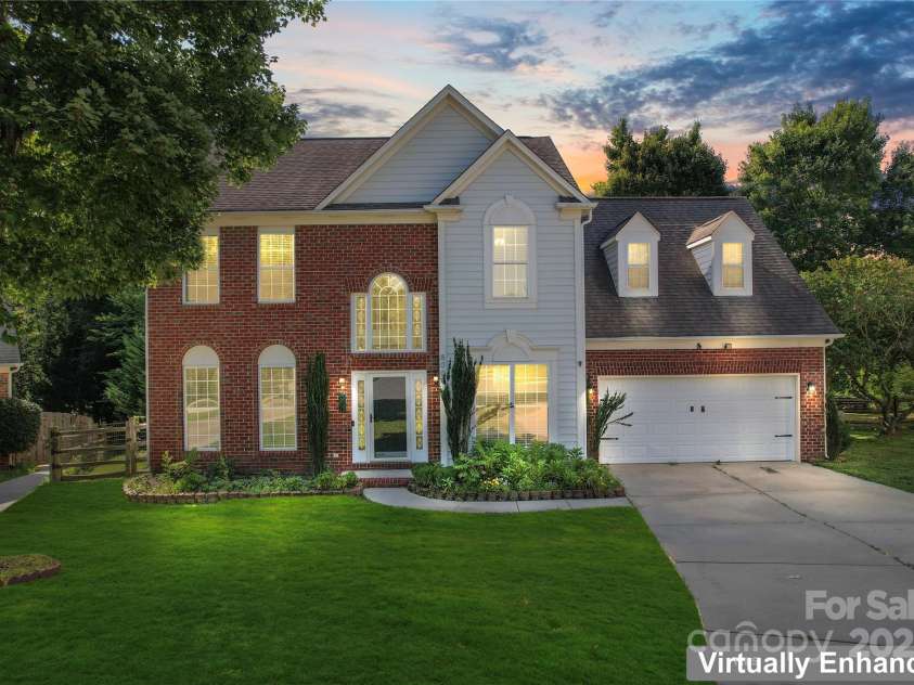 8000 Pelorus Lane, Charlotte, NC 28269.  MLS# CAR4274298, YatesRealty ID 23745. 